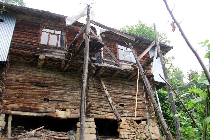 Kastamonu’da Balkon Çöktü: 1 Ölü, 6 Yaralı
