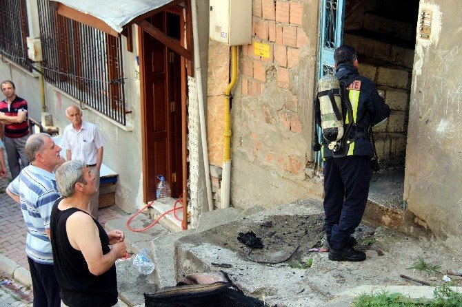 6 Katlı Binada Çıkan Yangın Korkuttu