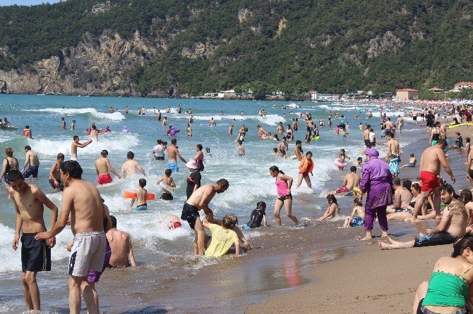 Bartın’da Denize Giren Genç Boğuldu