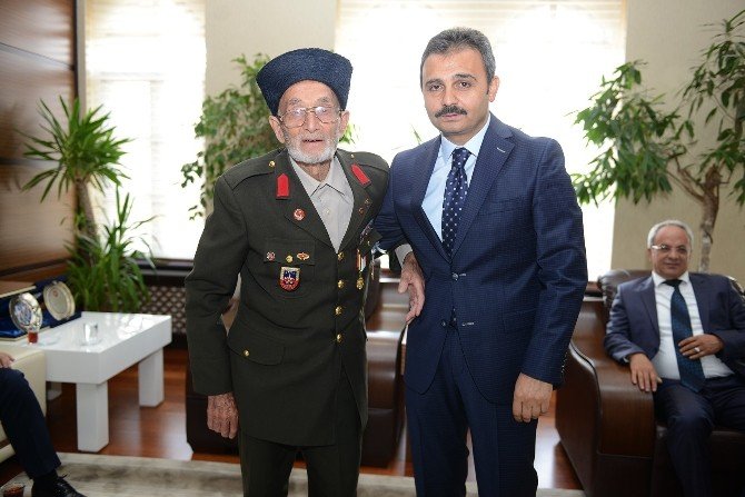 Başkan Külcü, Halkla Bayramlaştı