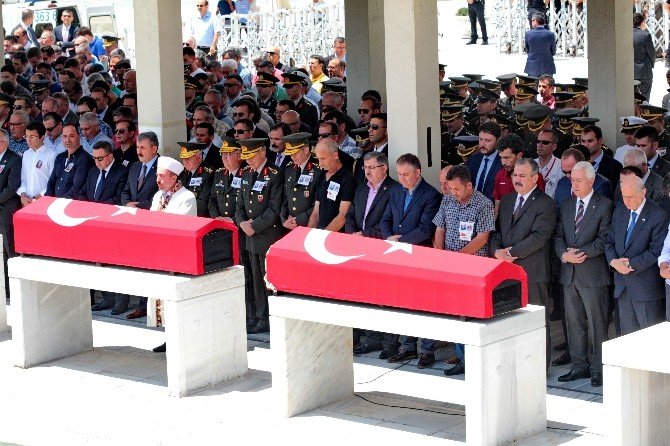 Helikopter Kazasında Şehit Olan Şahin Çifti Son Yolculuğuna Uğurlandı