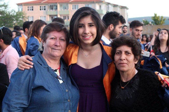 Diploma Töreninden, Ameliyat Masasına