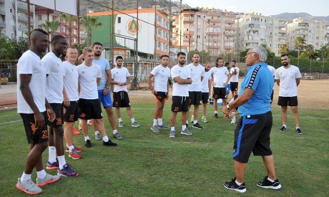 Alanyaspor Yeni Sezon Hazırlıklarına Başladı