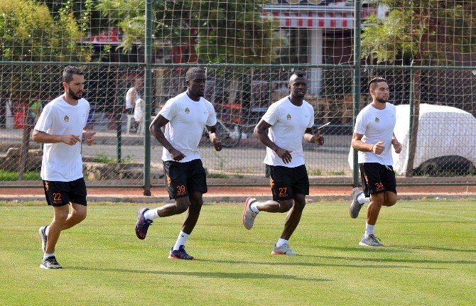 Alanyaspor Hazırlıklarını Sürdürüyor