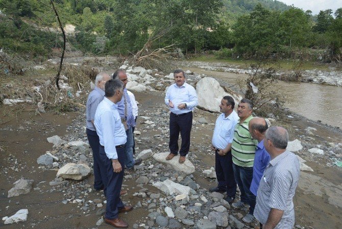 Başkan Anlayan Selden Zarar Gören Yerlerde İncelemelerde Bulundu