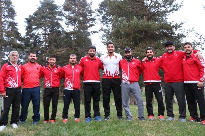 Milli Güreşçiler Bayram Tatilinde De Ara Vermeden Olimpiyatlara Çalıştı