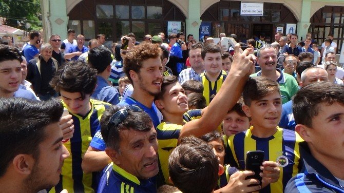 Fenerbahçeli Futbolculara Yoğun İlgi