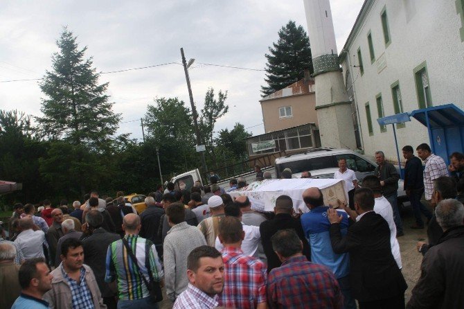 Selfi Çekmek İsterken ’Yorgun Mermi’nin Hedefi Olan Feyzanur Son Yolculuğuna Uğurlandı