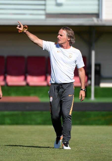 Galatasaray, Yeni Sezon Hazırlıklarını Sürdürüyor
