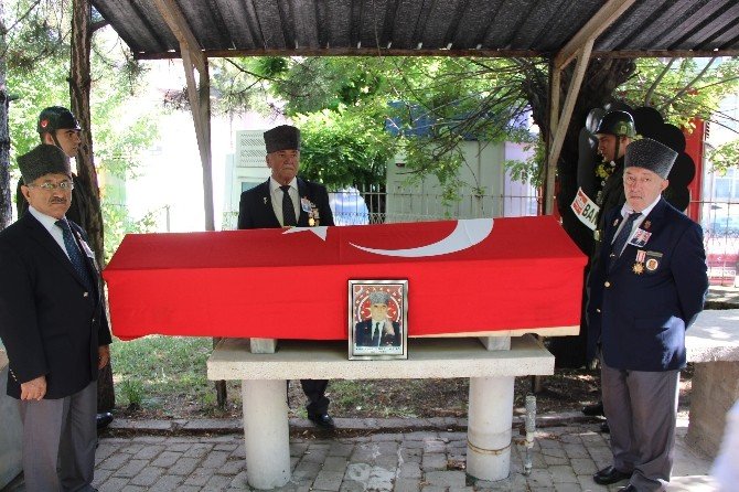 Kıbrıs Gazisi, Törenle Toprağa Verildi