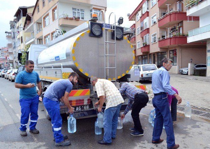 Perşembe’ye Tankerle Su Taşınıyor