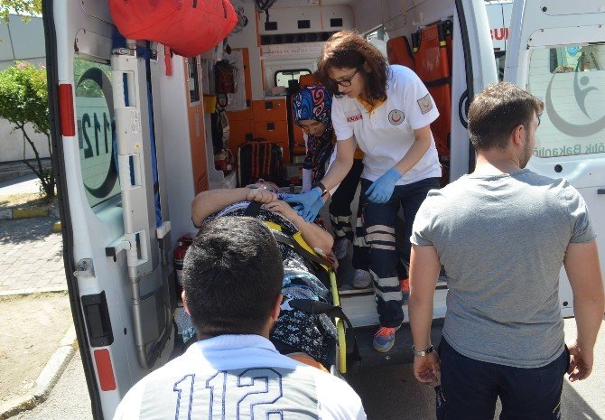 Otomobil 10 Metreden Evin Bahçesine Uçtu: 4 Yaralı