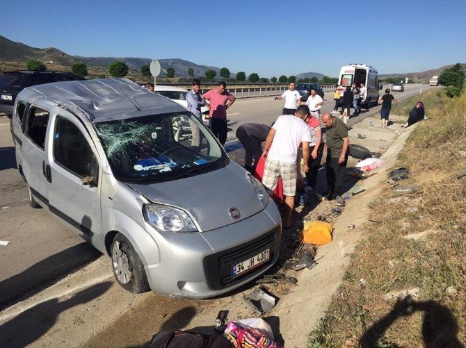 Park Halindeki Otomobile Çarptı: 2’si Çocuk 7 Yaralı