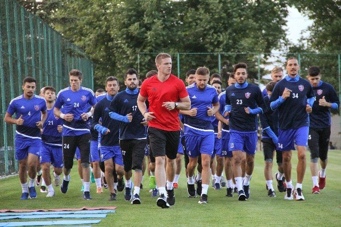 Karabükspor Top Başı Yaptı