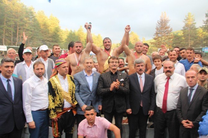 Kunduz Yağlı Güreşleri Kırkpınar’ı Aratmadı