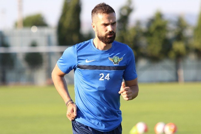 Serdar Kesimal: "Akhisar Belediyespor Kolej Havasında Bir Takım"