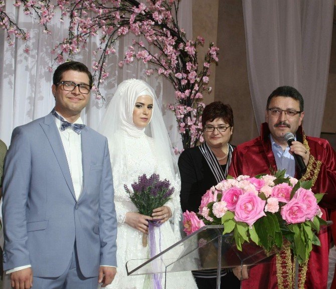 Özlü Ve Gangal Ailelerinin Mutlu Günü