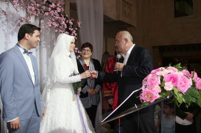 Özlü Ve Gangal Ailelerinin Mutlu Günü