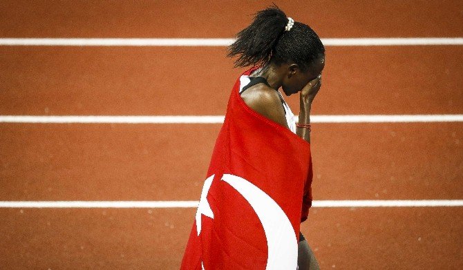 Yasemin’den Bir Altın Daha