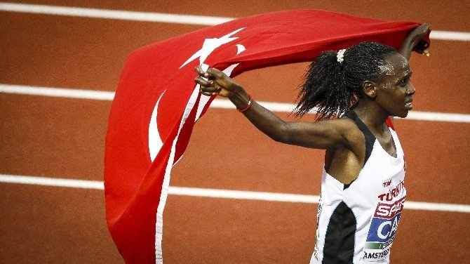 Yasemin’den Bir Altın Daha