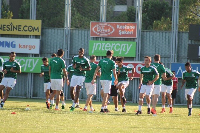 Bursaspor Yeni Sezon Hazırlıklarını Özlüce Tesisleri’nde Sürdürüyor
