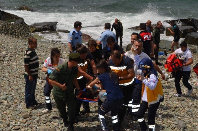 Trabzon’da Serinlemek İçin Denize Giren Bir Çocuk Boğulma Tehlikesi Geçirdi
