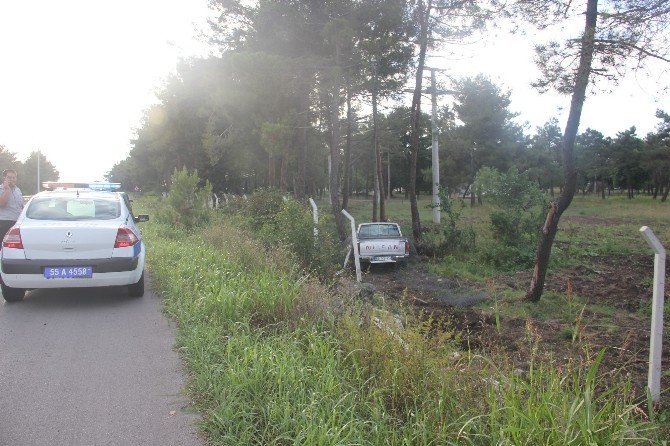 Pikap Şarampole Uçtu: 2 Yaralı