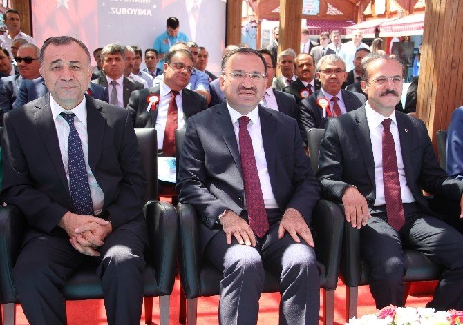 Adalet Bakanı Bekir Bozdağ: