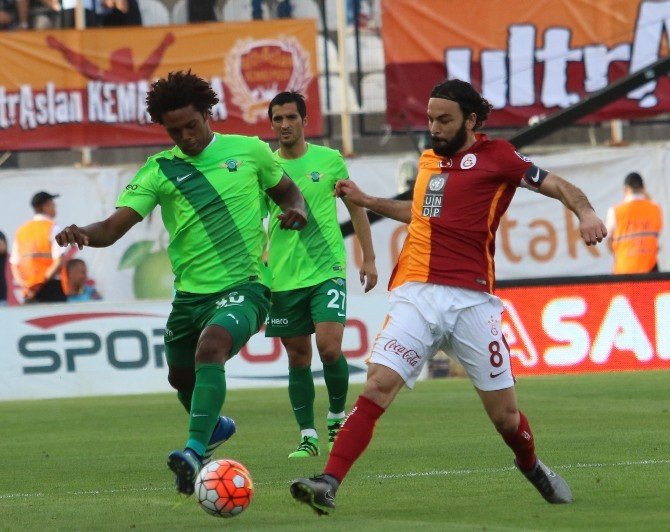 Akhisar Belediyespor, Bruno Mezenga İle Yollarını Ayırdı