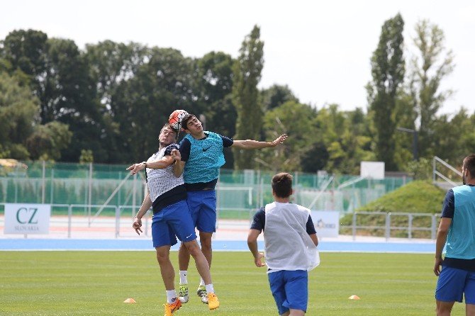 Trabzonspor’un Yeni Transferi Ramil Sheidaev, Slovakya Kampına Katıldı