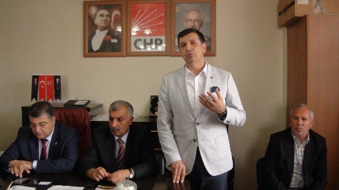 Ezan Dolayısıyla Bir Chp’li Konuşmasını Keserken, Diğeri Devam Etti