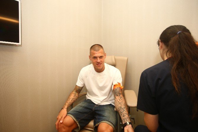 Skrtel Ve İsmail Köybaşı Sağlık Kontrolünden Geçti