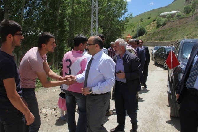 Vali Ustaoğlu Yoncalı Köyü’nü Ziyaret Etti