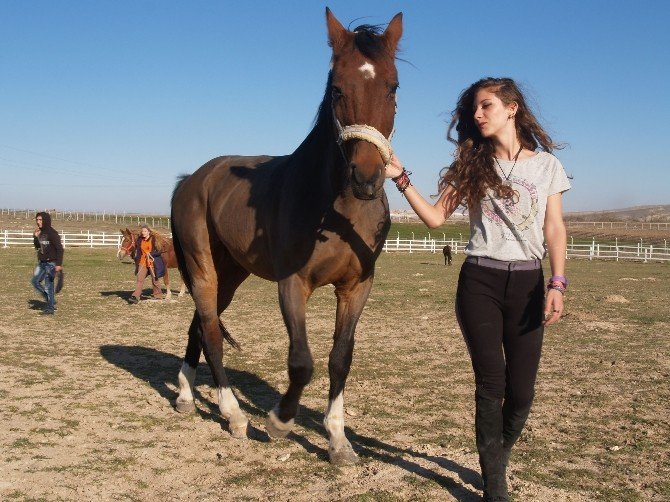 Bu Okuldan Mezun Olan Herkes İş Buluyor