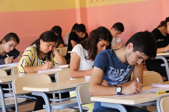Silopi’de Ygs Yaz Kursu Açıldı
