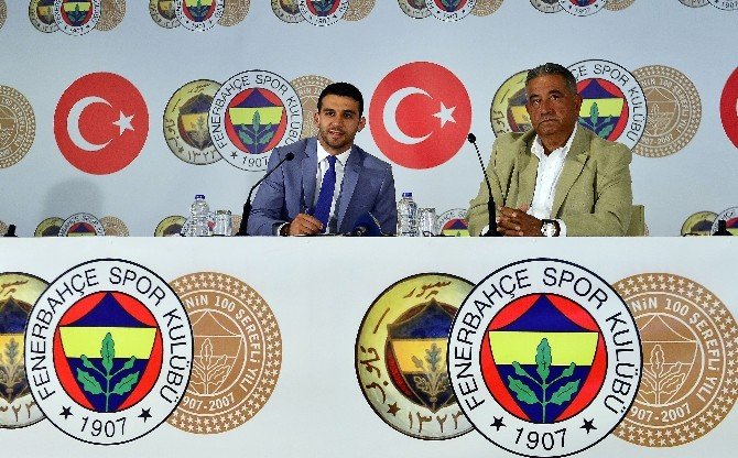 İsmail Köybaşı İmzayı Attı