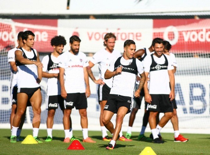 Beşiktaş’ta Sosa Antrenmana Çıktı