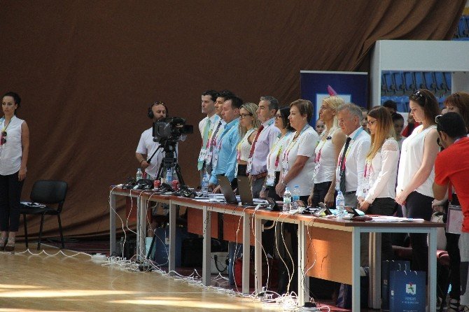Gymnasiade’de Fransa İçin Saygı Duruşu