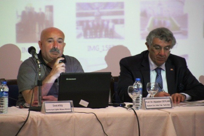Şair Zihni Kültür Merkezi’nde Dede Korkut Konferansı