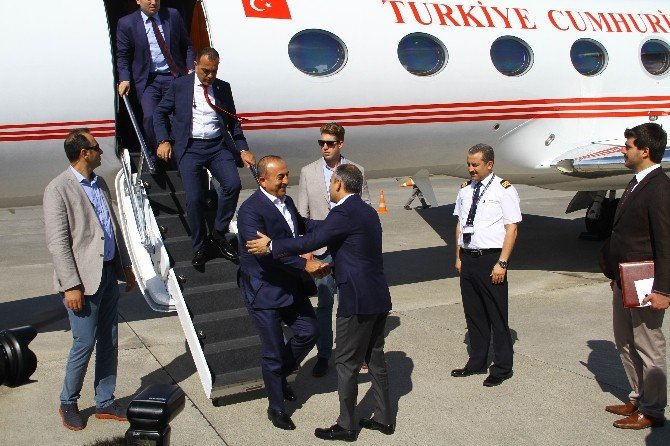 Dışişleri Bakanı Çavuşoğlu, Fransa’daki Terör Saldırısını Kınadı