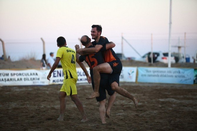 Plaj Futbolunda Yarı Final Heyecanı