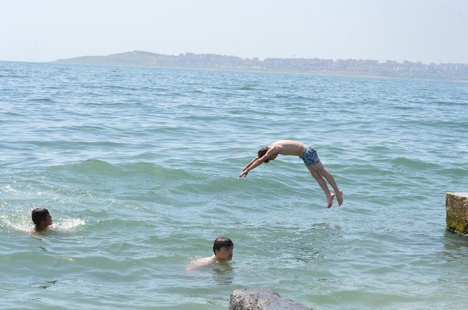 Gürpınar Ve Marina’daki Halk Plajlarında Yapılan Ölçümlerde Deniz Tertemiz