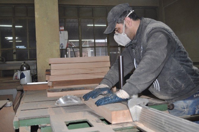 Mobilyacılıkta Belgesiz İşçi Çalıştırmak Yasaklandı