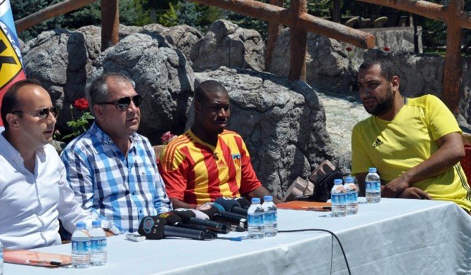 Kayserispor Prejuece Nakoulma İle 1 Yıllık Sözleşme İmzaladı