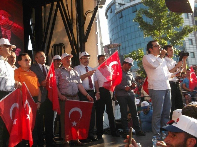 Trabzon Atatürk Alanı’nda Darbe Girişimini Protesto Ettiler