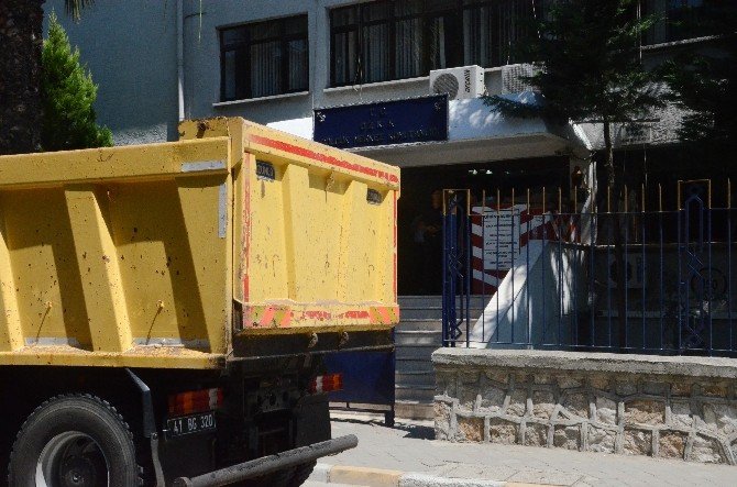 Gölcük Donanma Komutanlığı’na Polis Girdi