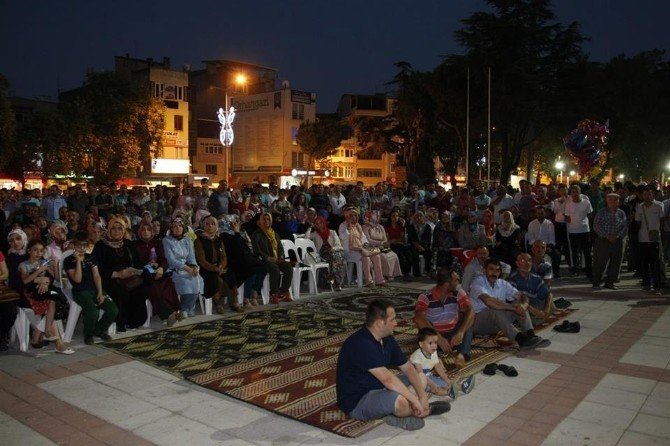 Orhangazililer Darbeye Karşı Tek Ses