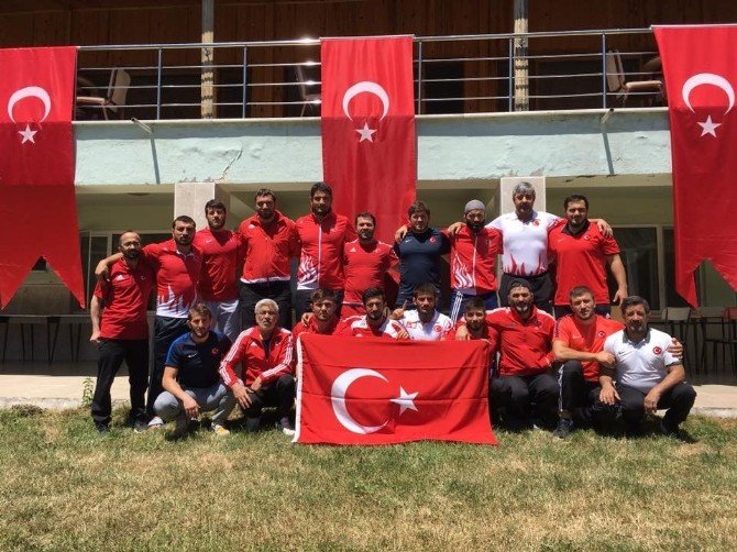 Güreş Camiası Darbeye Karşı Ayakta