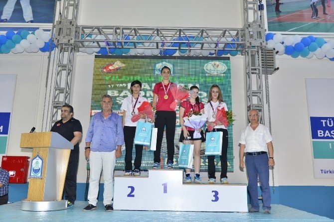 Balkan Badminton Şampiyonası’nda Zirve Türkiye’nin