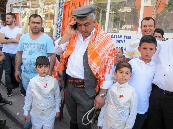 Başkan Çalışkan, Yörük Kıyafeti Giydi